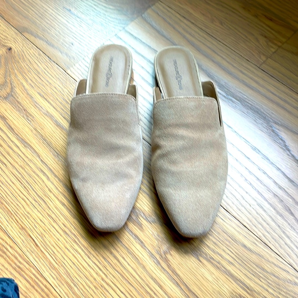 Nude suede mule